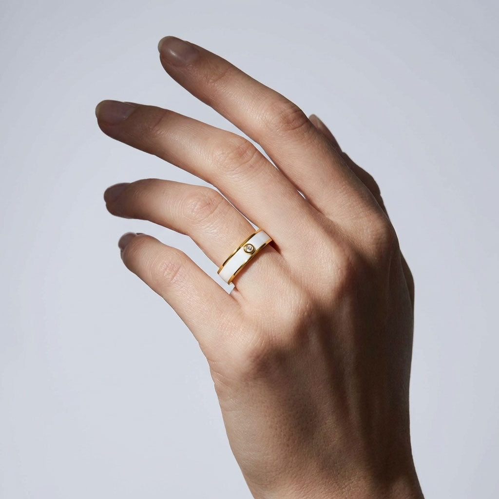 Kulla ja keraamika sõrmus