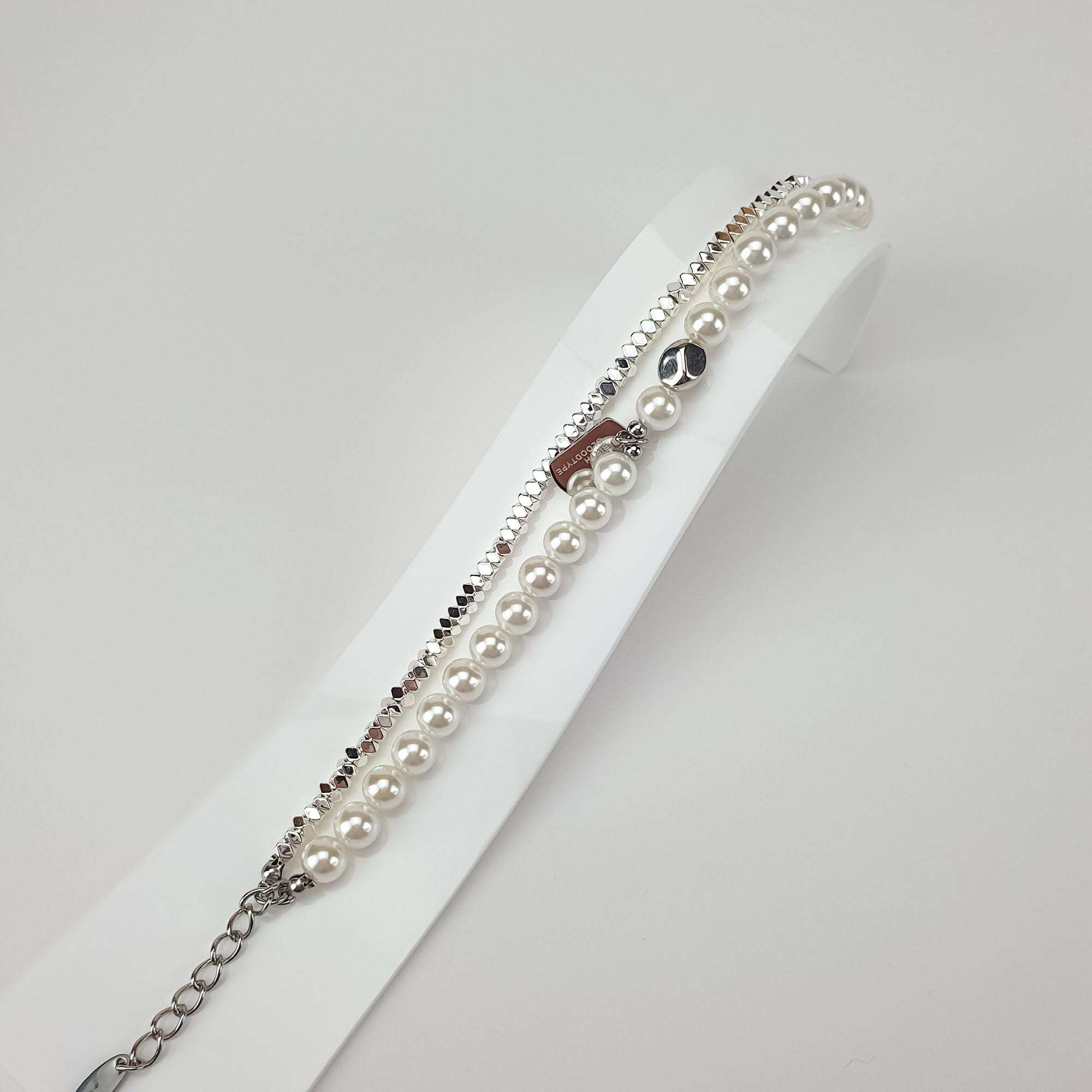 Karabīnes tipa aizdare ar paplašinājuma ķēdīti un platīna krāsas pārklājums