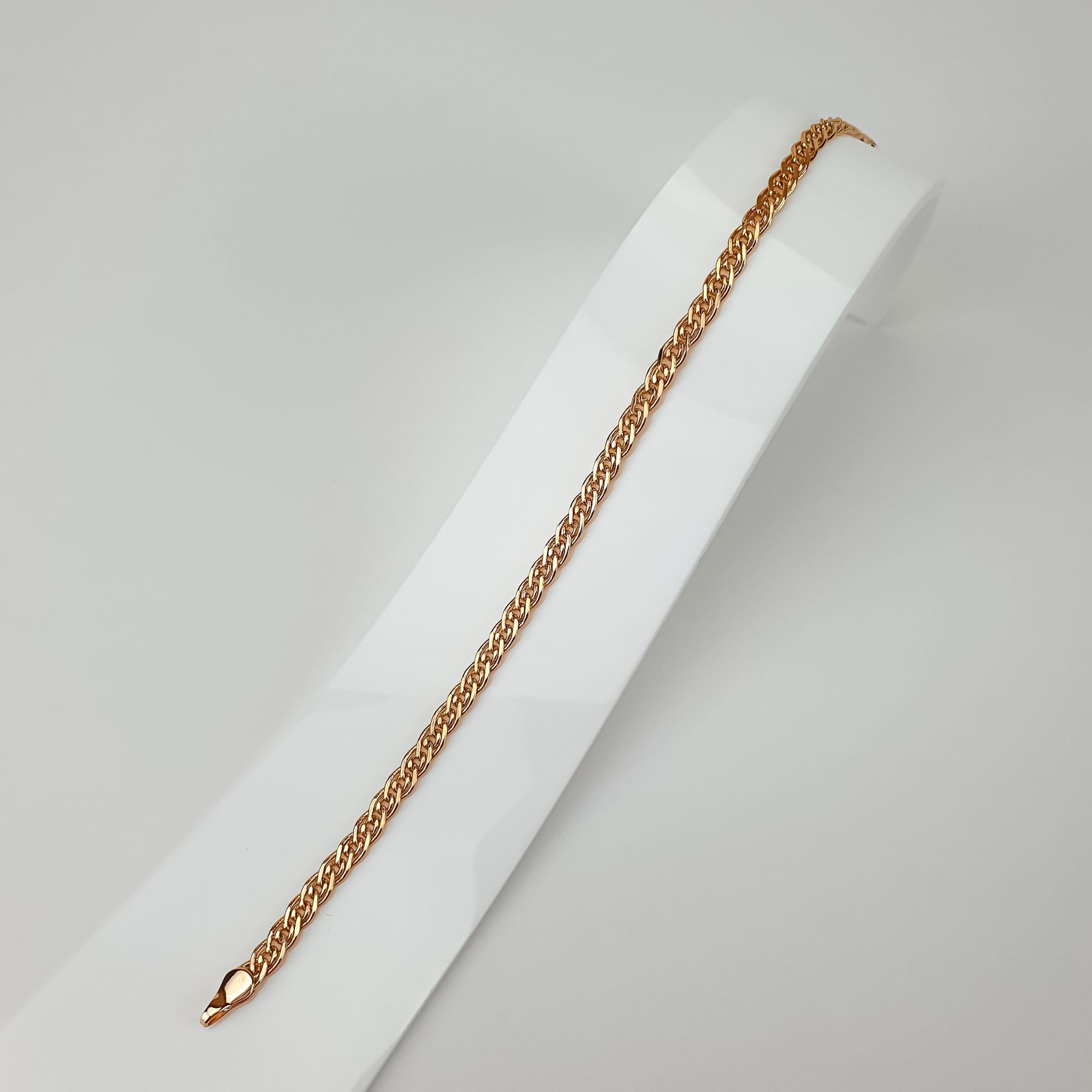 Sieviešu rokassprādze ar divkāršu dizainu un zelta toni