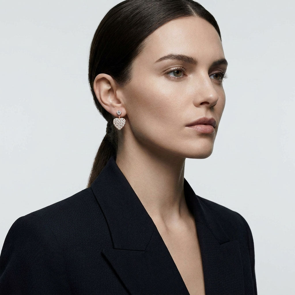 Sirds formas klipšu auskari ar cirkoniem