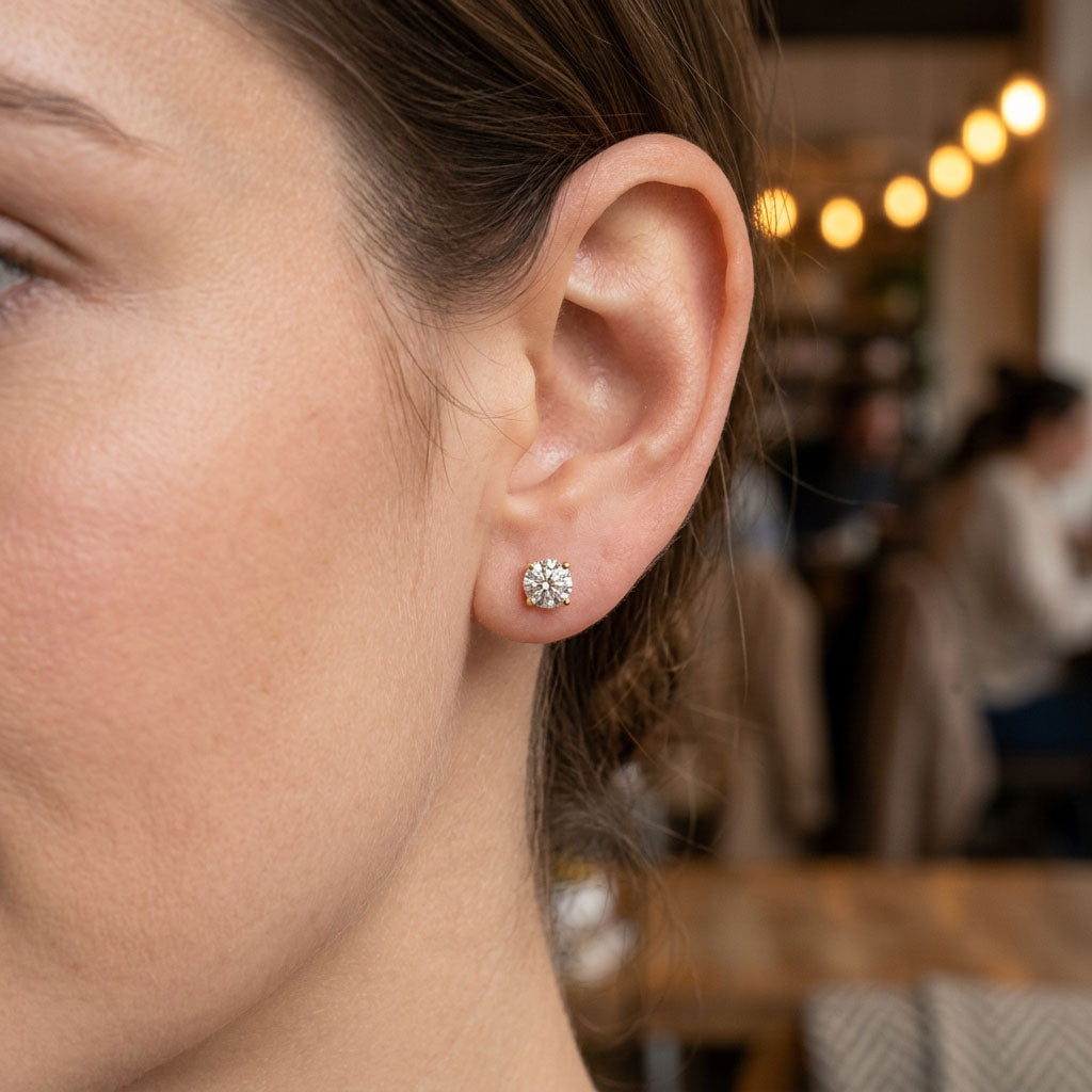 Läikivad 8,5 mm naastkõrvarõngad