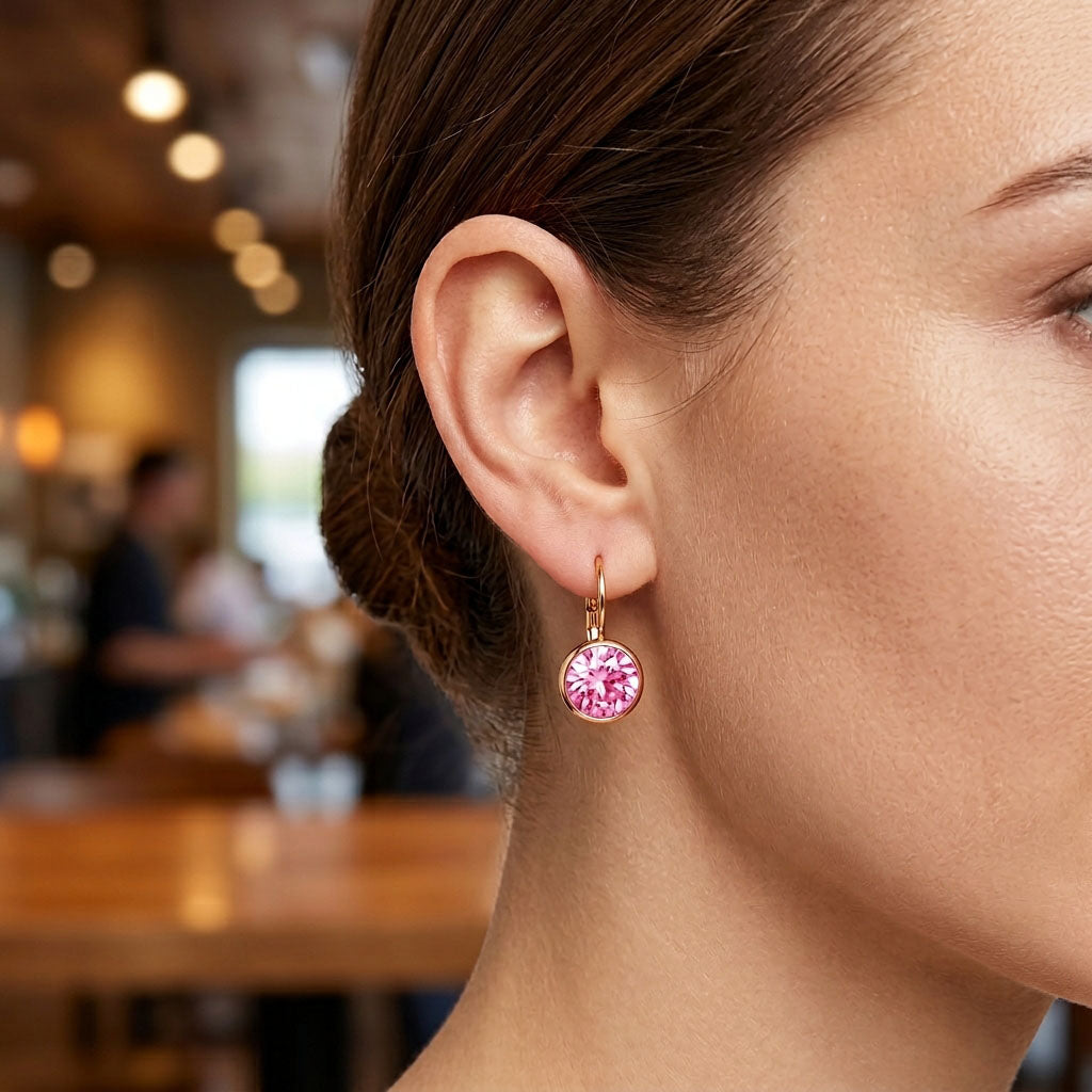 Silmapaistvad erksa tooniga kõrvarõngad naistele