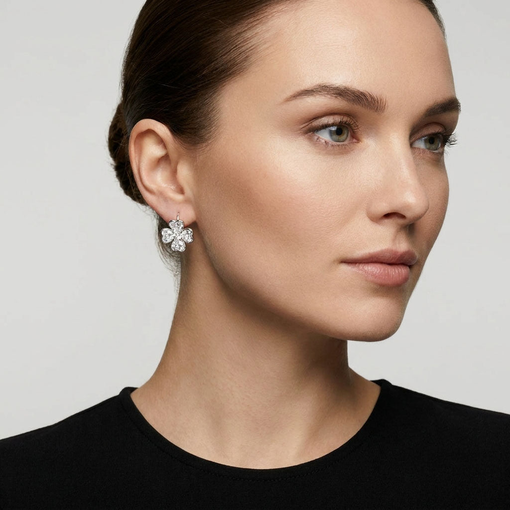 Āboliņa dizaina auskari ar franču slēdzeni