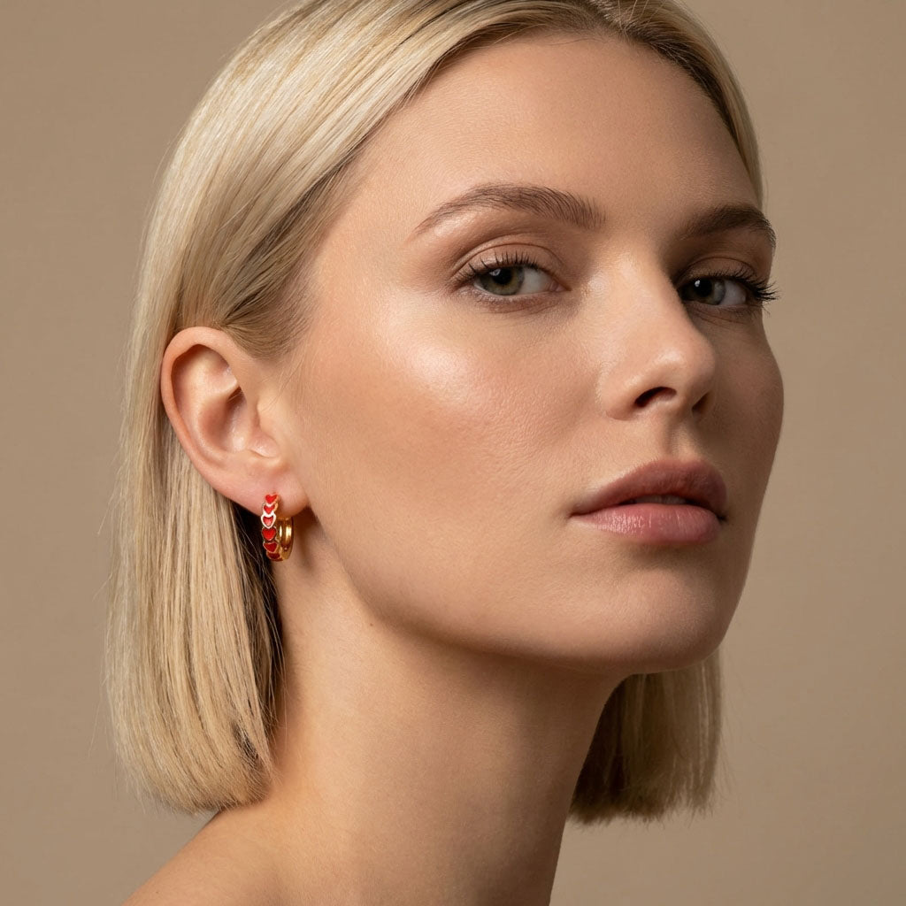 Ритм красных сердечек в серьгах-кольцах