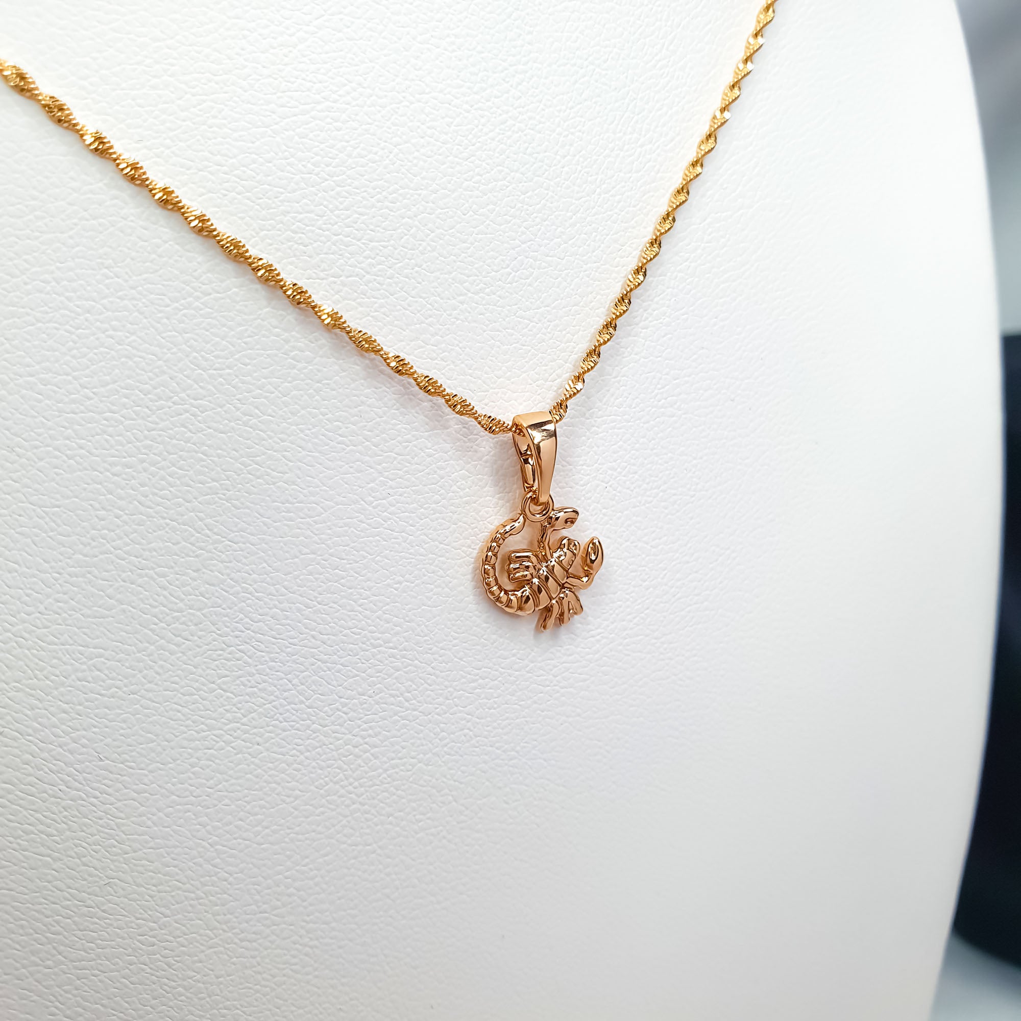 Klasisks horoskopa piekariņš bez akmeņiem, 15 mm garums