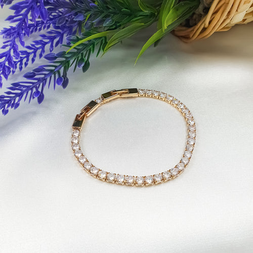 18K apzeltīta vakara rokassprādze ar dzidriem akmentiņiem un stabilu aizdari