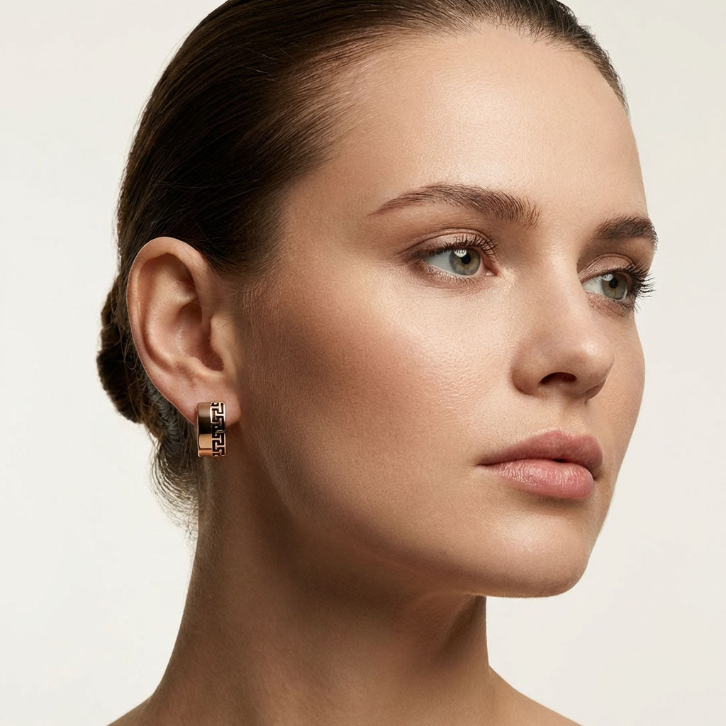 Meandrimustriga ristkülikukujulised kõrvarõngad