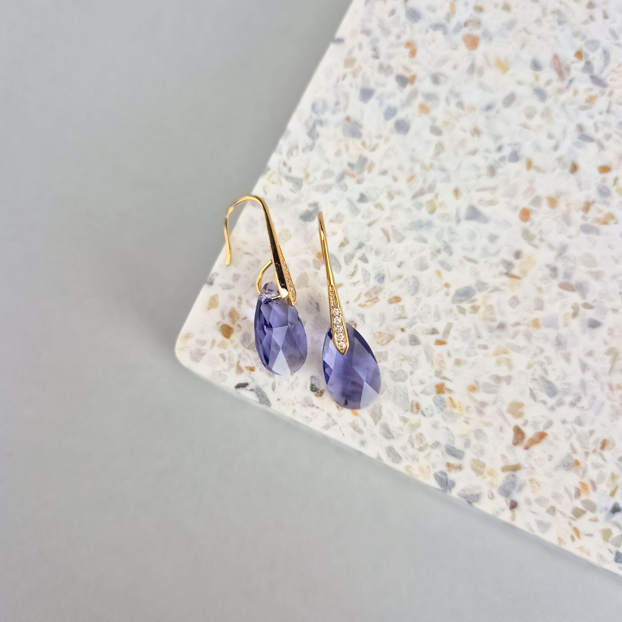 Sieviešu auskari ar pilienveida Swarovski kristālu un spīdumu