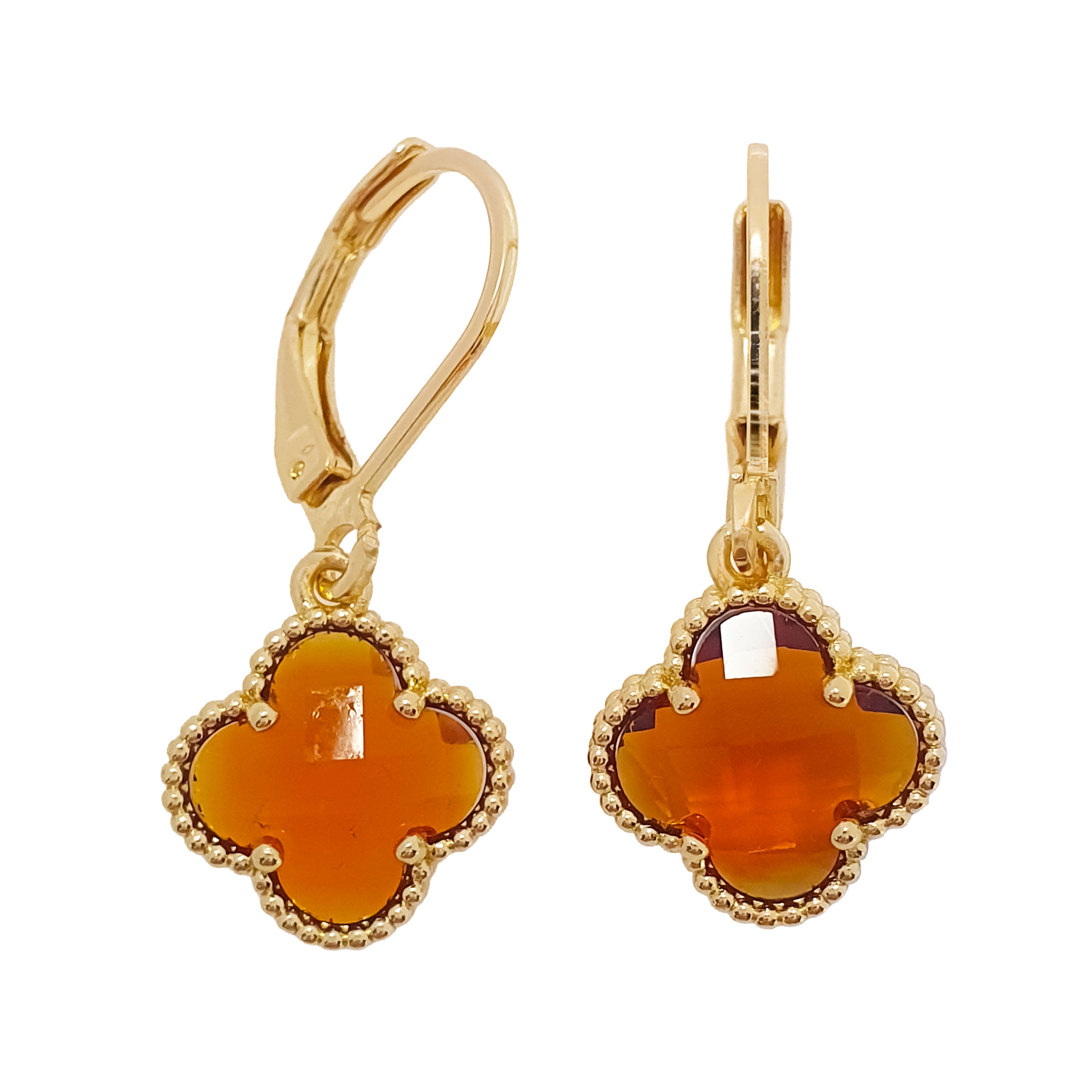 Modes auskari ar āboliņa formas piekariņu